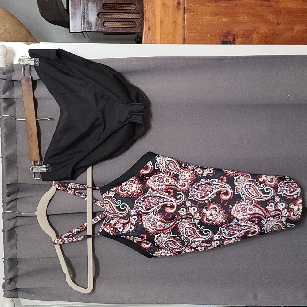 Womens Tankini Mix N Match Two Piece Black/Rust/White‎ Paisley Size M EUC READ